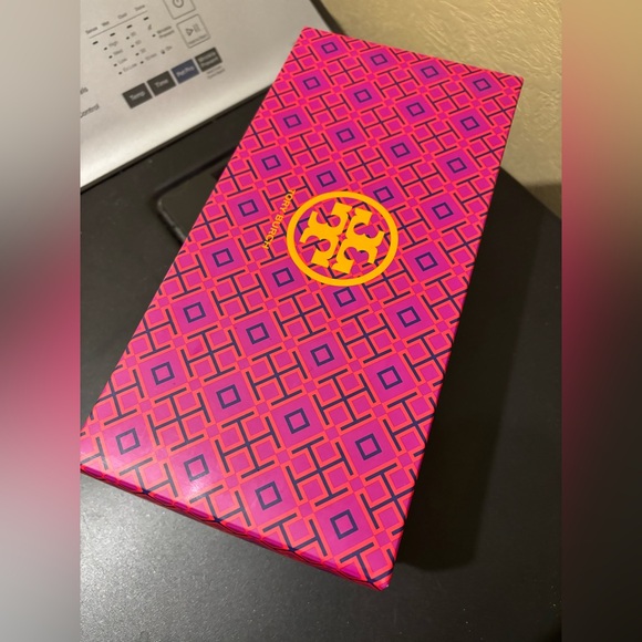 Tory Burch Gold Metallic Platinum Classic Bow Chase Ballet Flats Size 5 - Picture 9 of 10